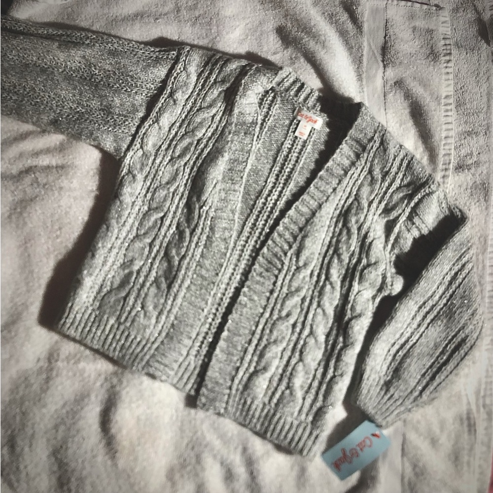 NWT. Little girls knit sweater. Brand: cat & Jack / Size: 5t / Color: grey
